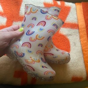 Size 8 Toddler Girls Rubber Boots w/ rainbows - Old Navy